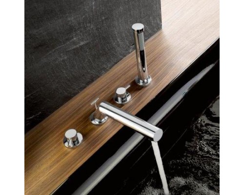 Смеситель Kludi Bozz 384240576 для ванны и душа, на 4 отверстия, литые рычаги